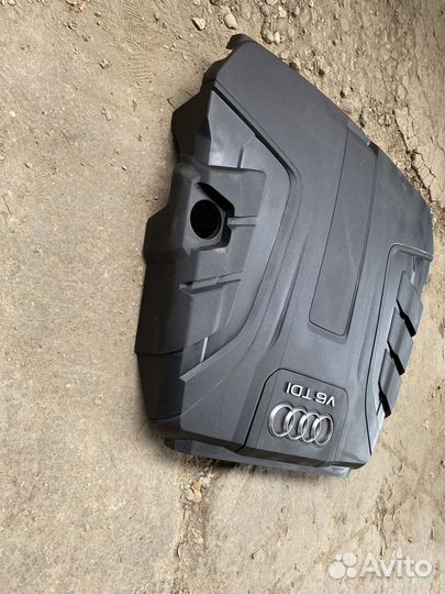 Накладка двигателя (кожух, пыльник мотора) Audi Q7