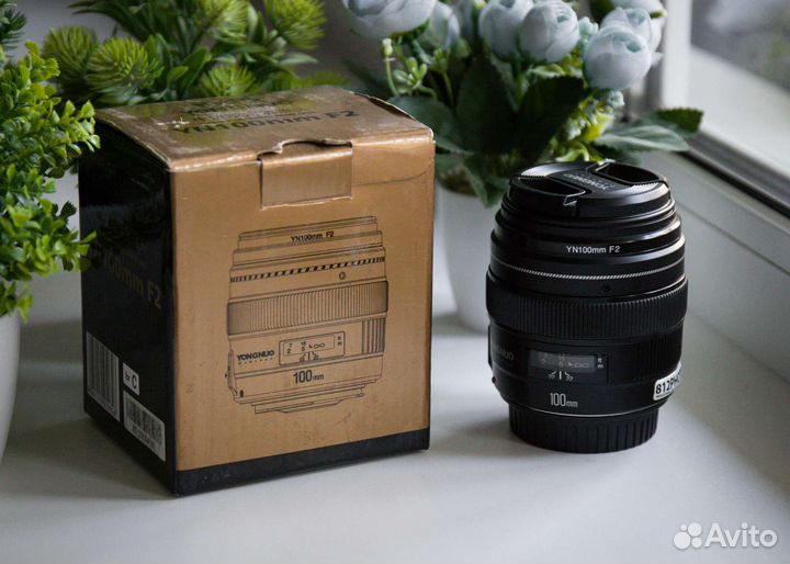 YongNuo AF 100mm f/2 (Canon EF)