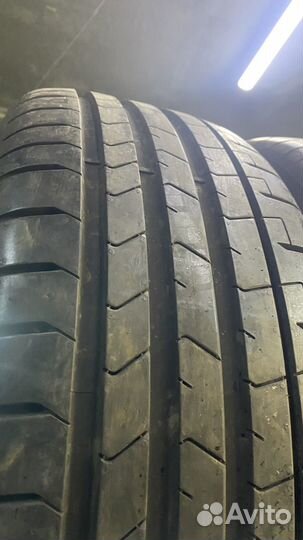 Pirelli P Zero PZ4 235/45 R20