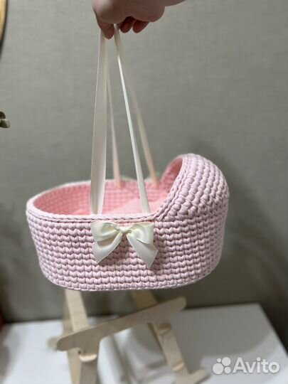 Вязаная люлька для куклы