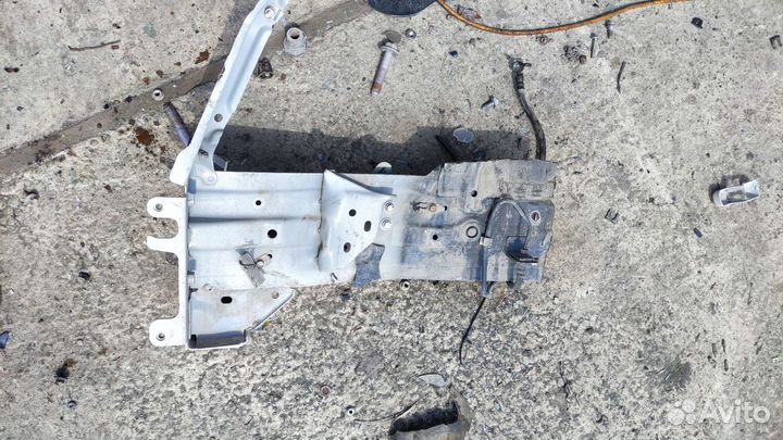 Носик ланжерона левый на Мазда Cx 5. KE. 12-17