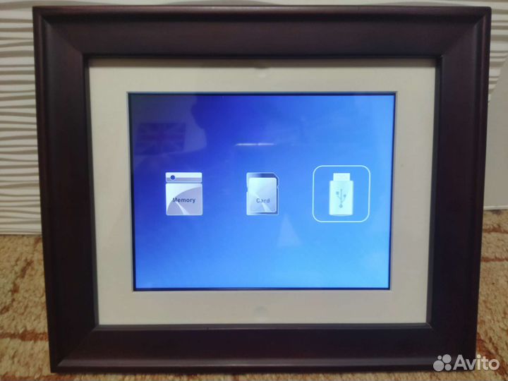 Цифровая фоторамка Ritmix RDF-877 натур. дерево