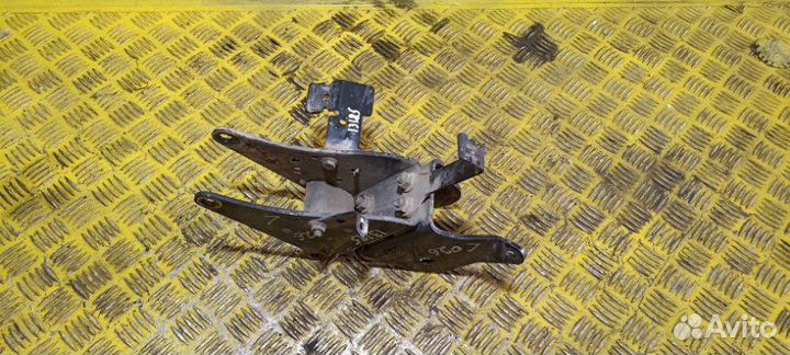 Кронштейн кабины левый Man Tga Tgs Tgx TGS