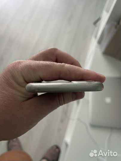 iPhone 6S, 64 ГБ