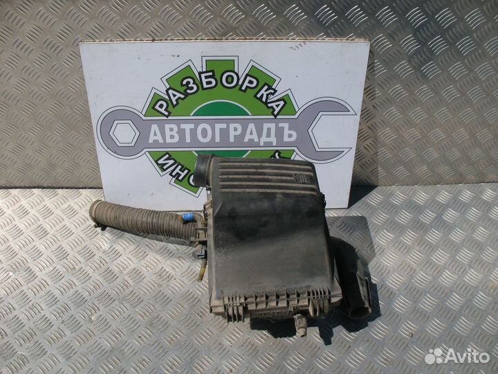 Корпус воздушного фильтра Volkswagen Vento 1.8 AAM