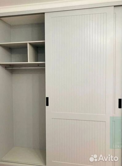 Белый шкаф