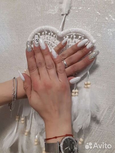 Маникюр и наращивания ногтей гелем