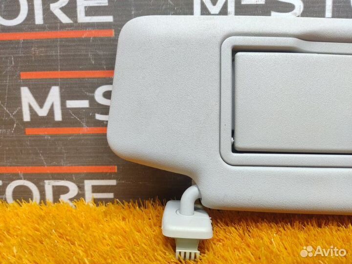 Козырек солнцезащитный передний правый