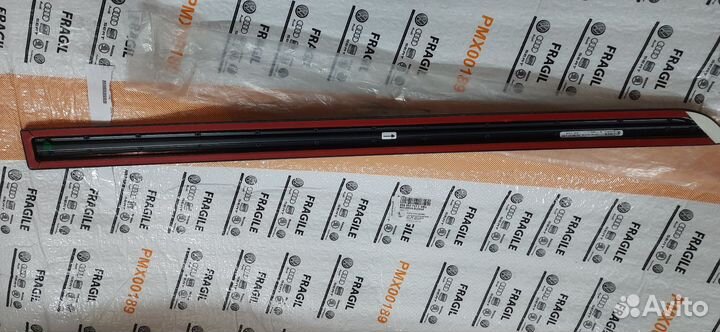 Молдинг двери передней левой Yeti