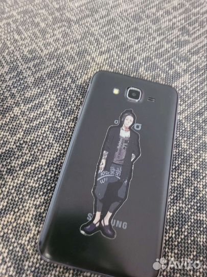 Телефон Samsung J7 2016
