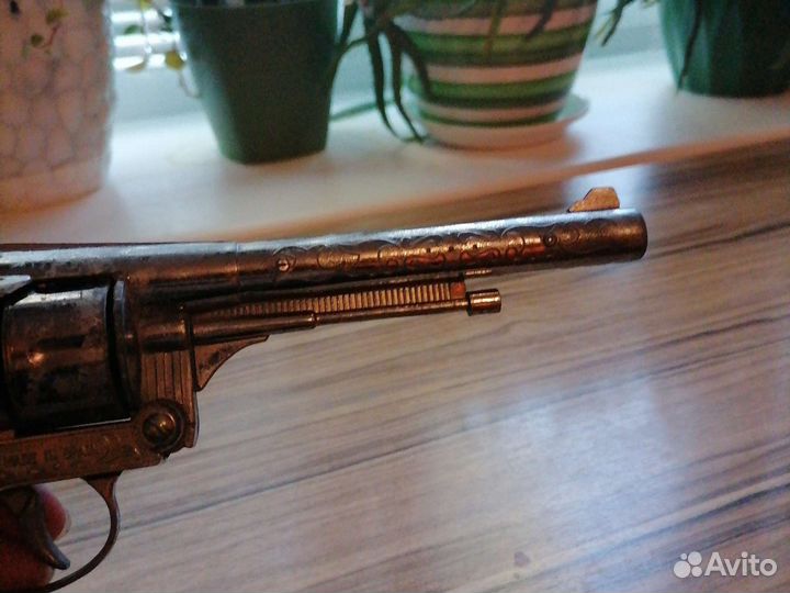 Пистолет на пистонах