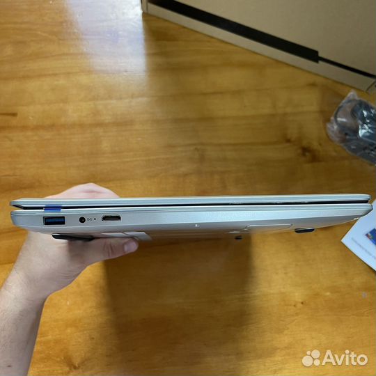 Ноутбук Notebook 16 / 256 gb. Новый