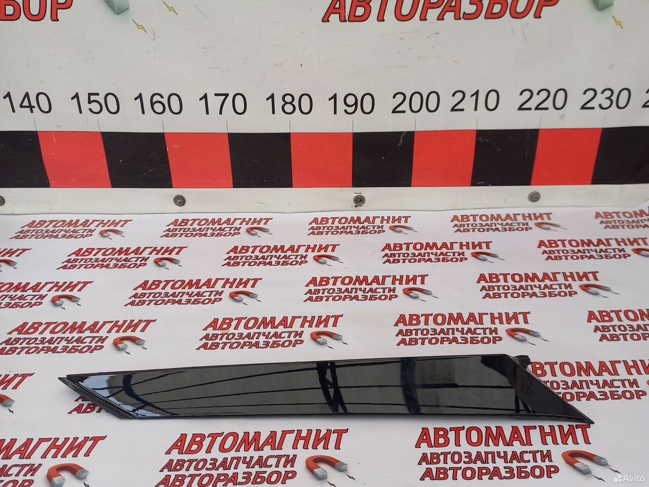 Накладка крышки багажника правая Омода С5