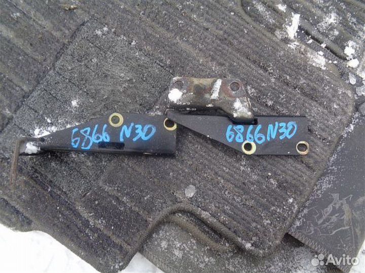 Петля капота Nissan R'nessa N30 1998