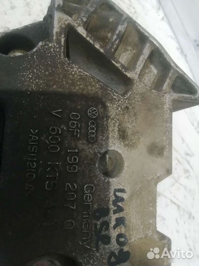 Кронштейн двигателя Skoda Octavia A5 BSE