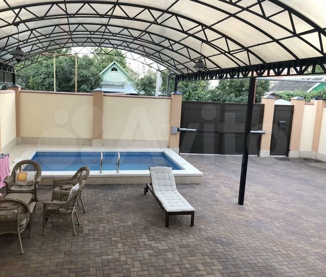 Дом 380 м² на участке 6 сот.