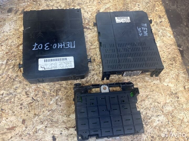 Блок предохранителей Peugeot 307 1,6