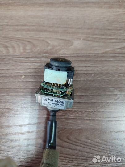 Камера заднего вида тойота Ипсум