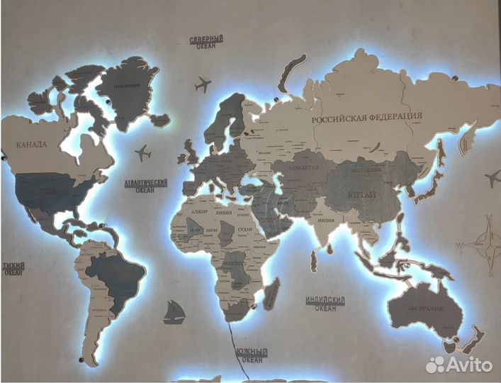 Карта мира из дерева с подсветкой / панно на стену