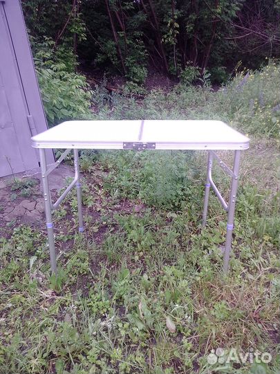 Продам стол туристический и два кресла