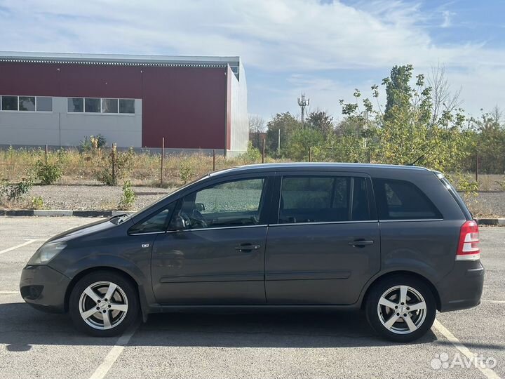 Opel Zafira 1.7 МТ, 2009, 260 000 км