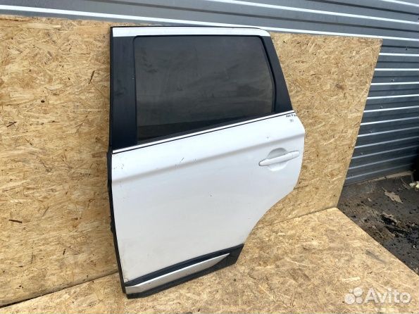 Задняя левая дверь Митсубиси Аутлендер 3 gf