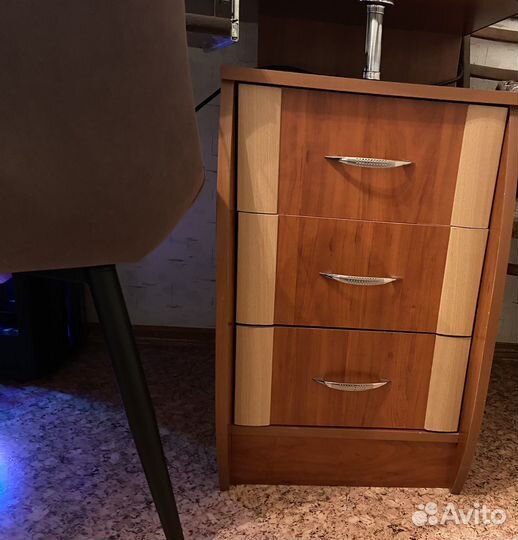 Компьютерный стол