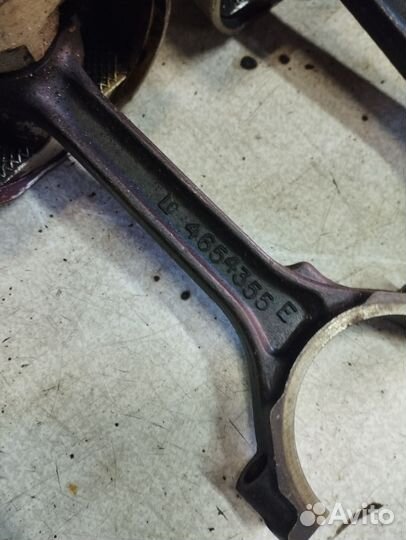 Поршень с шатуном Dоdgе intrepid Додж