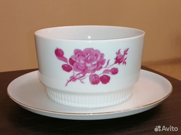 Столовый предмет из сервиза 