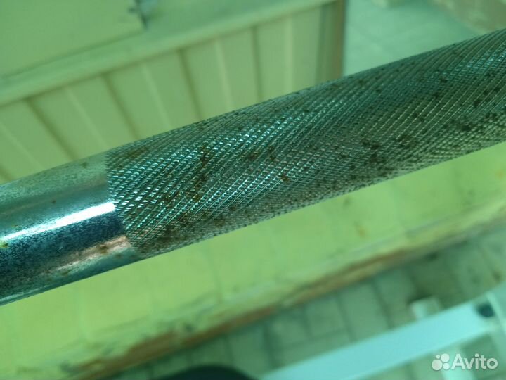 Скамья для жима с страховкой и штангой