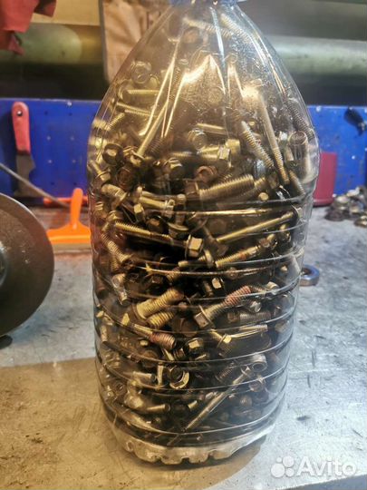 Банка болтов