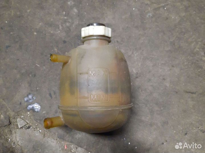 Расширительный бачек Renault megane 1