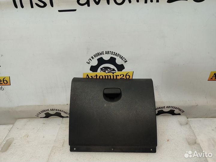 Крышка бардачка Бардачок Renault logan 2