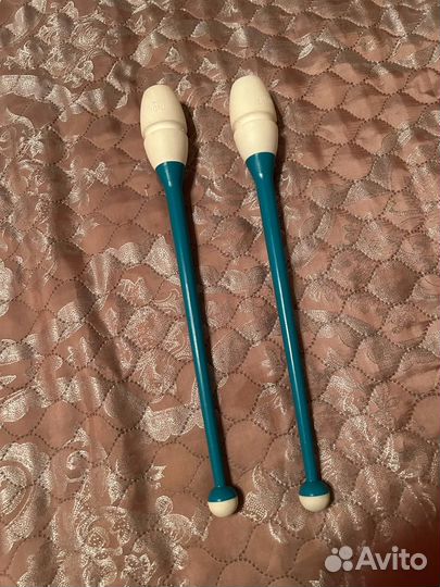 Продам булавы и обруч для худ.гимнастики