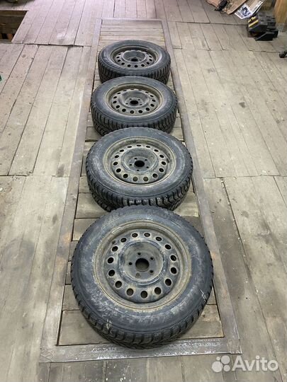 Bridgestone Ice Cruiser 5000 215/65 R16 93T