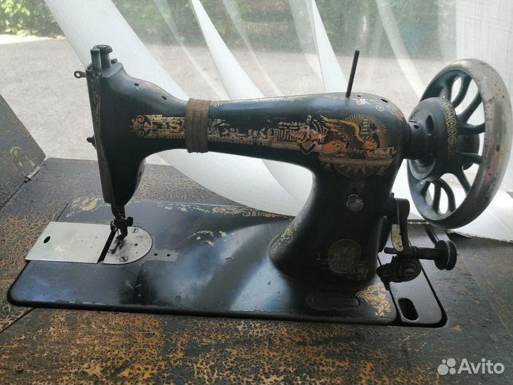 Швейная машинка Singer