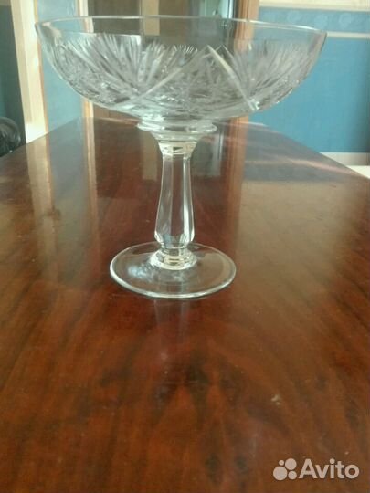 Хрустальная конфетница на ножке. ссср. Тяжелая
