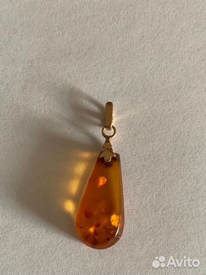 Золотой кулон янтарь СССР