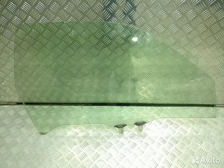 Стекло Grand Vitara (05-15) пер R б/у 3 двери