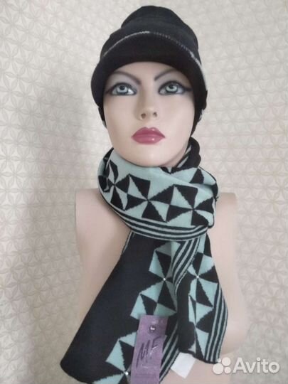 Женский шарф и Жакейка, Италия