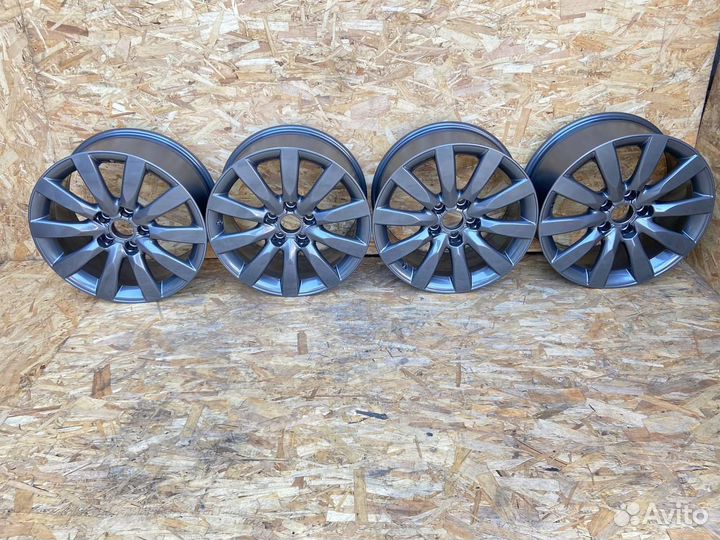 Комплект дисков R17 Audi A4 B8