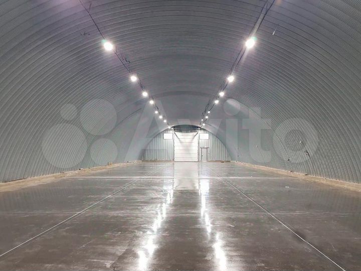 Складское здание, 1300 м²