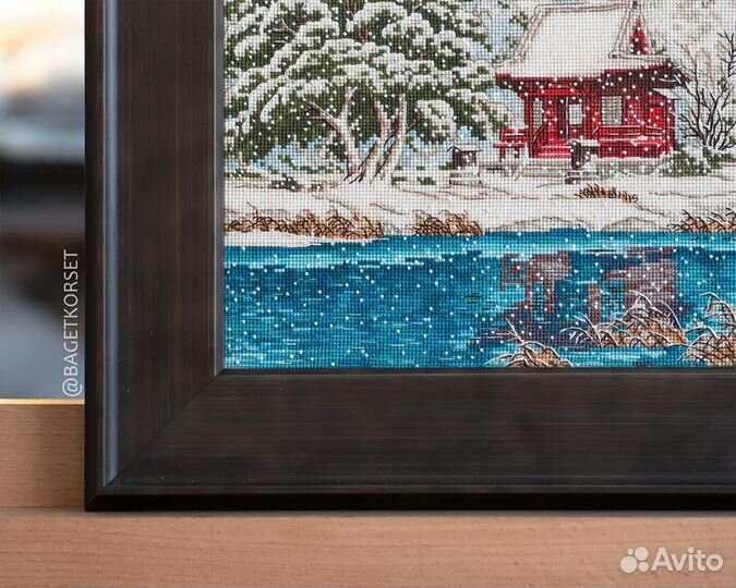 Картина вышитая крестом, размер 39 на 29,5 см