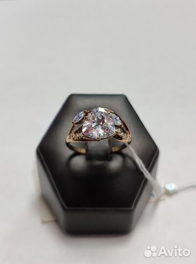 Серебряное кольцо с фианитами