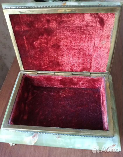 Шкатулка из оникса