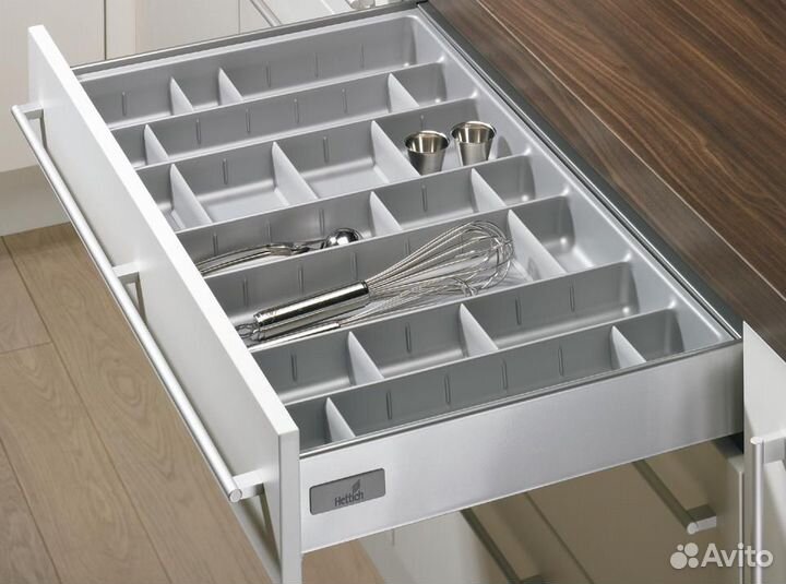 Лоток под столовые приборы Hettich с разделителями