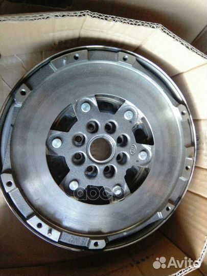 Двухмассовый маховик LUK 415044210 Luk