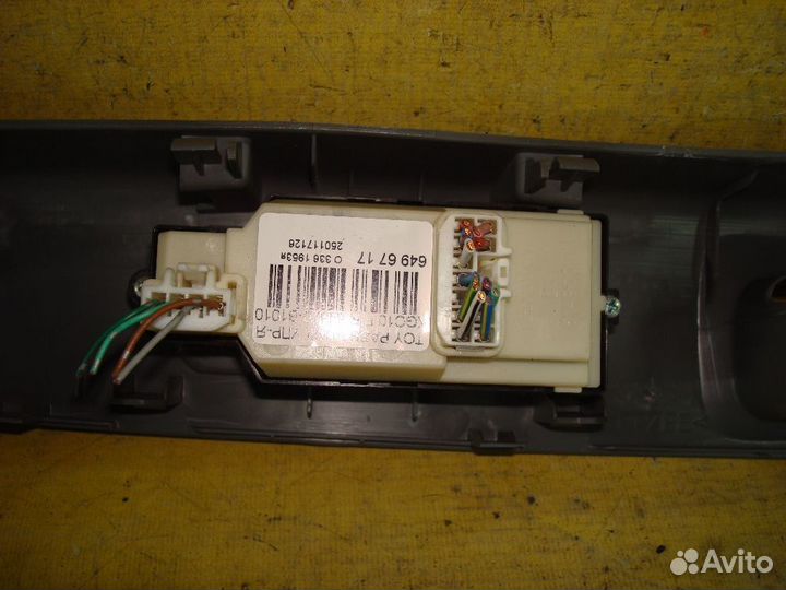 Блок упр-я стеклоподъемниками Toyota Passo KGC10 (Переднее Правое)