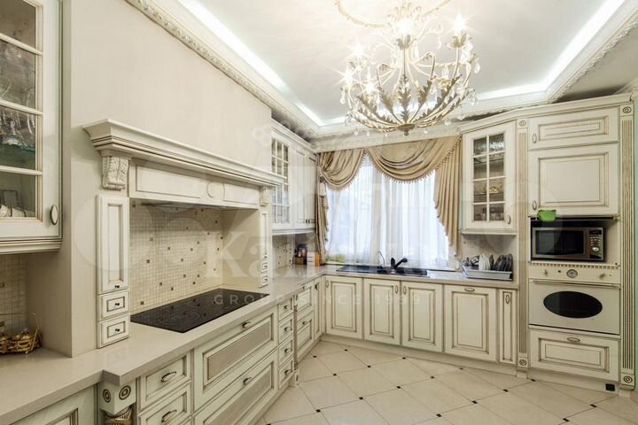 Дом 350 м² на участке 10 сот.