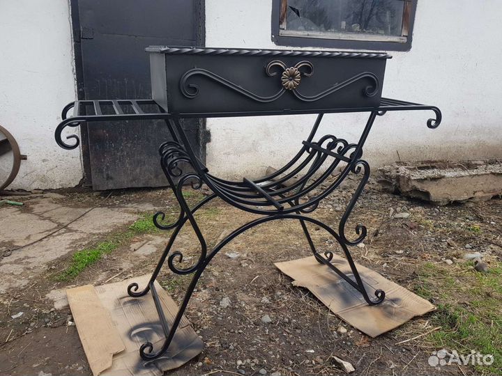 Мангал с крышей